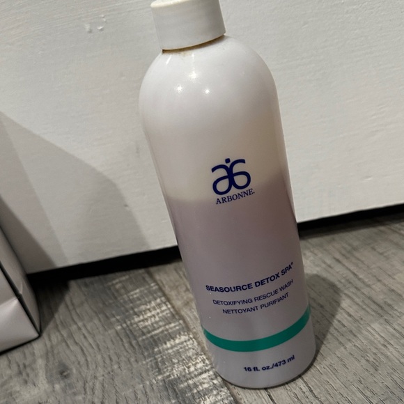 Arbonne Other - Arbonne Seasource Detox Spa Wash